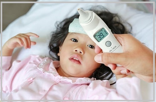 Những điều cần biết về thuốc hạ sốt nhét hậu môn cho trẻ