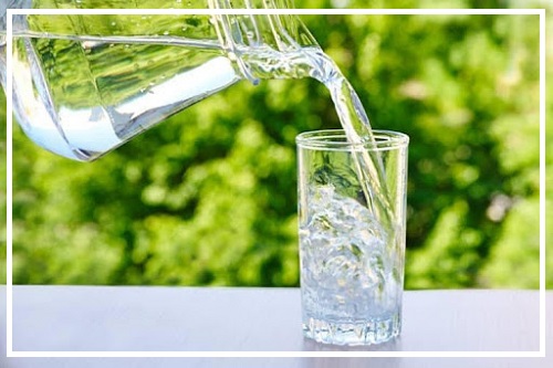 Uống nhiều nước tốt cho người bị ngộ độc thực phẩm